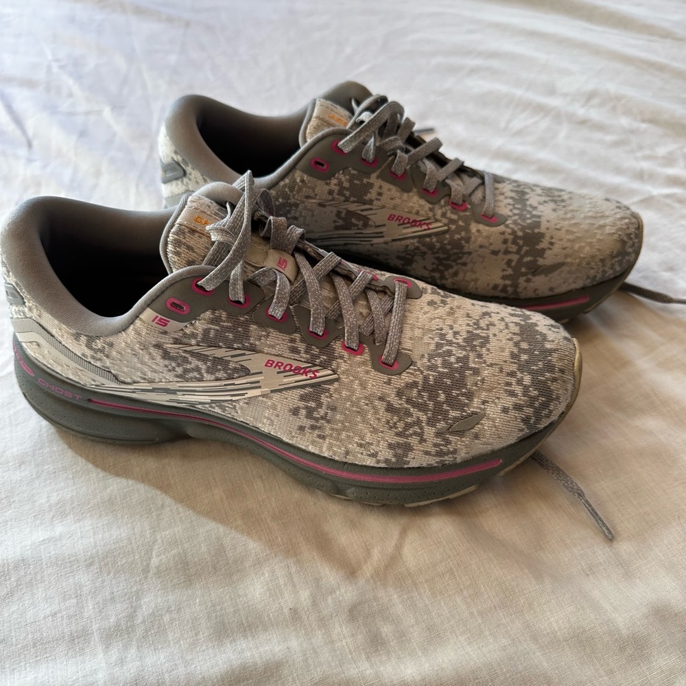 Brooks Ghost 15 Women’s Running Shoe Size 7.5